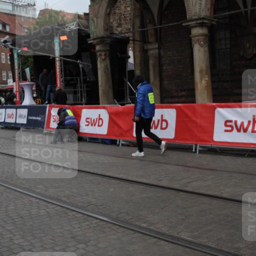 05.10.2025 - 20. swb-Marathon Bremen Yannick Fuchs http://msf.ph/oto/9306799 05.10.2025 12:00:48 Ziel  meine-sportfotos.de