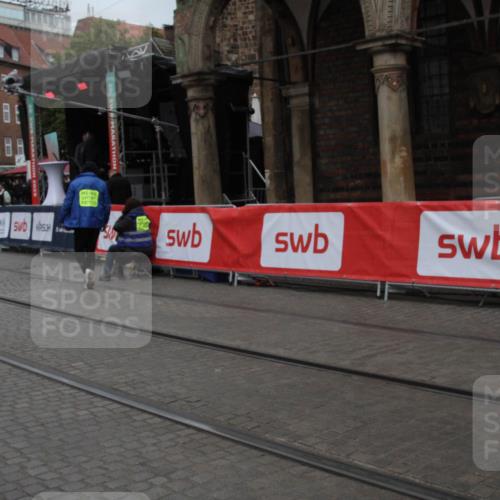 05.10.2025 - 20. swb-Marathon Bremen Yannick Fuchs http://msf.ph/oto/9306814 05.10.2025 12:00:51 Ziel  meine-sportfotos.de