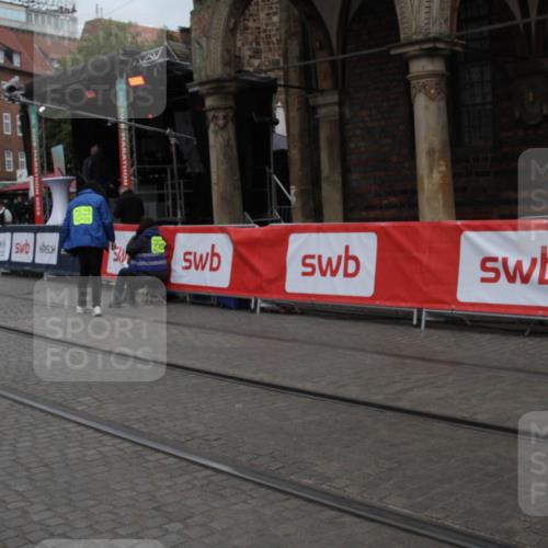 05.10.2025 - 20. swb-Marathon Bremen Yannick Fuchs http://msf.ph/oto/9306816 05.10.2025 12:00:51 Ziel  meine-sportfotos.de