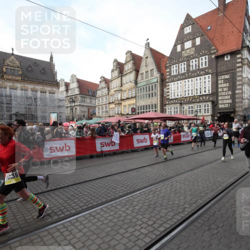05.10.2025 - 20. swb-Marathon Bremen Yannick Fuchs http://msf.ph/oto/9306817 05.10.2025 10:53:32 Ziel 9957, 10302, 10335, 10369, 10468, 10655, 10934, 11545, 11616, 11716 meine-sportfotos.de
