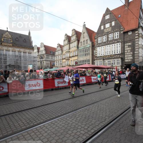 05.10.2025 - 20. swb-Marathon Bremen Yannick Fuchs http://msf.ph/oto/9306818 05.10.2025 10:53:32 Ziel 9957, 10302, 10335, 10369, 10468, 10655, 10934, 11545, 11616, 11716 meine-sportfotos.de