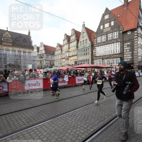 05.10.2025 - 20. swb-Marathon Bremen Yannick Fuchs http://msf.ph/oto/9306820 05.10.2025 10:53:33 Ziel 9957, 10369, 10468, 10655, 10934, 11545, 11716 meine-sportfotos.de