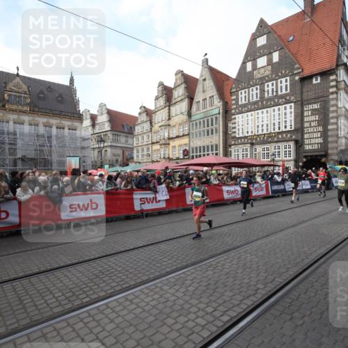 05.10.2025 - 20. swb-Marathon Bremen Yannick Fuchs http://msf.ph/oto/9306845 05.10.2025 10:53:48 Ziel 9494, 9934, 10020, 10416, 10906, 10966, 11141 meine-sportfotos.de