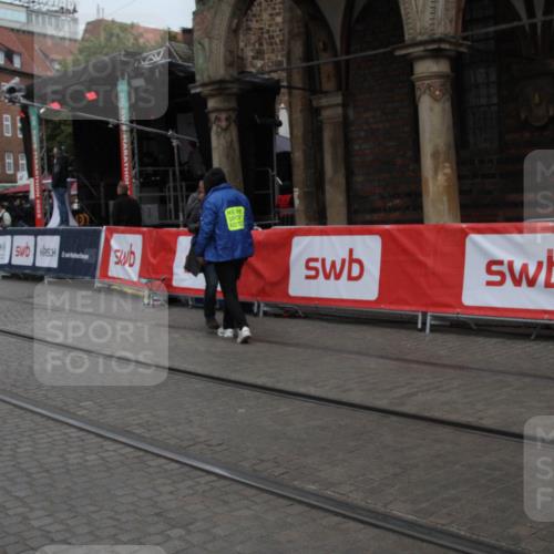 05.10.2025 - 20. swb-Marathon Bremen Yannick Fuchs http://msf.ph/oto/9306846 05.10.2025 12:00:58 Ziel  meine-sportfotos.de