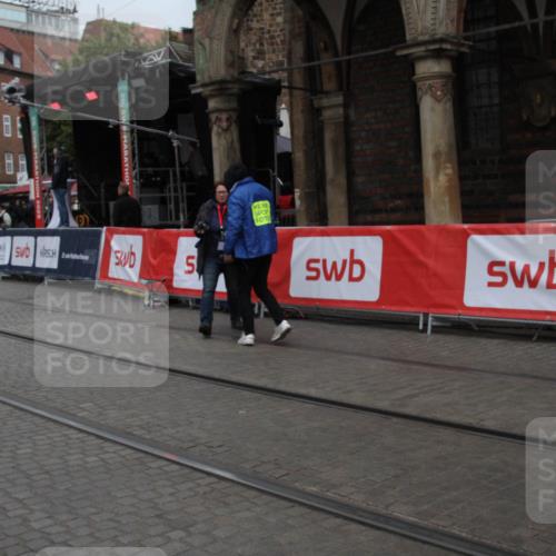 05.10.2025 - 20. swb-Marathon Bremen Yannick Fuchs http://msf.ph/oto/9306848 05.10.2025 12:00:58 Ziel  meine-sportfotos.de