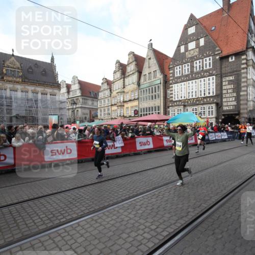 05.10.2025 - 20. swb-Marathon Bremen Yannick Fuchs http://msf.ph/oto/9306849 05.10.2025 10:53:50 Ziel 9494, 9934, 10020, 10416, 10906, 10966, 11141, 11383 meine-sportfotos.de