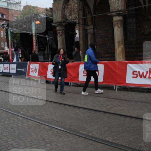 05.10.2025 - 20. swb-Marathon Bremen Yannick Fuchs http://msf.ph/oto/9306852 05.10.2025 12:00:59 Ziel  meine-sportfotos.de