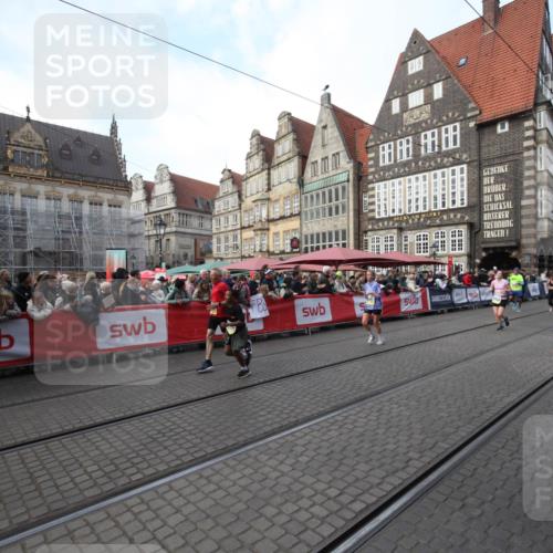 05.10.2025 - 20. swb-Marathon Bremen Yannick Fuchs http://msf.ph/oto/9306864 05.10.2025 10:53:57 Ziel 9456, 9701, 10046, 10484, 10616, 10696, 11445, 11533 meine-sportfotos.de