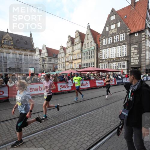 05.10.2025 - 20. swb-Marathon Bremen Yannick Fuchs http://msf.ph/oto/9306873 05.10.2025 10:54:00 Ziel 9313, 9456, 9548, 10046, 10163, 10484, 10616, 10785, 11152, 11533 meine-sportfotos.de