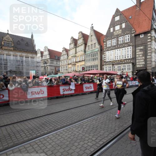 05.10.2025 - 20. swb-Marathon Bremen Yannick Fuchs http://msf.ph/oto/9306877 05.10.2025 10:54:02 Ziel 9313, 9456, 9548, 10075, 10163, 10484, 10785, 11152, 11339 meine-sportfotos.de