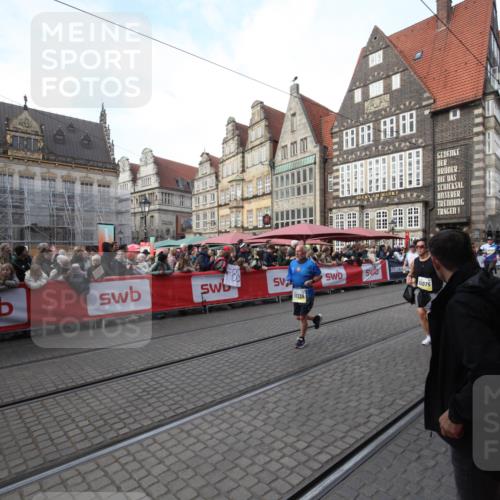 05.10.2025 - 20. swb-Marathon Bremen Yannick Fuchs http://msf.ph/oto/9306889 05.10.2025 10:54:06 Ziel 9313, 9520, 9807, 9835, 10019, 10075, 10631, 10662, 11303, 11339, 11432, 11593 meine-sportfotos.de