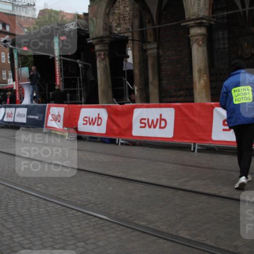 05.10.2025 - 20. swb-Marathon Bremen Yannick Fuchs http://msf.ph/oto/9306916 05.10.2025 12:01:19 Ziel  meine-sportfotos.de
