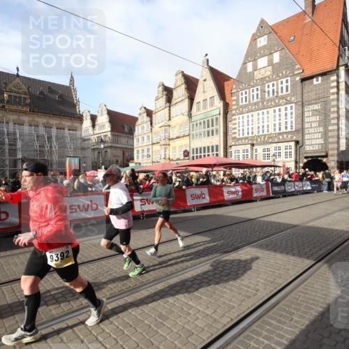 05.10.2025 - 20. swb-Marathon Bremen Yannick Fuchs http://msf.ph/oto/9306945 05.10.2025 10:54:34 Ziel 9367, 9392, 9633, 10032, 10178, 10810, 11045, 11089 meine-sportfotos.de