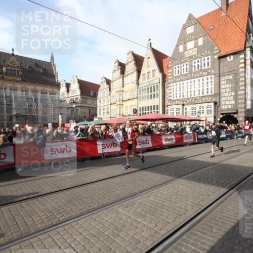 05.10.2025 - 20. swb-Marathon Bremen Yannick Fuchs http://msf.ph/oto/9306958 05.10.2025 10:54:42 Ziel 10174, 11321, 11694 meine-sportfotos.de