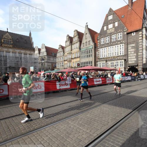 05.10.2025 - 20. swb-Marathon Bremen Yannick Fuchs http://msf.ph/oto/9306969 05.10.2025 10:54:49 Ziel 8326, 9282, 9295, 9591, 9754, 9776, 10007, 11276 meine-sportfotos.de