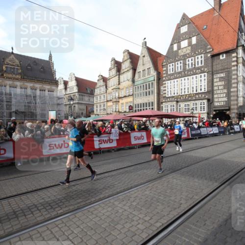 05.10.2025 - 20. swb-Marathon Bremen Yannick Fuchs http://msf.ph/oto/9306973 05.10.2025 10:54:50 Ziel 8326, 9282, 9295, 9436, 9591, 9754, 9776, 10007, 10487, 10770, 11163, 11276 meine-sportfotos.de