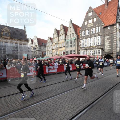05.10.2025 - 20. swb-Marathon Bremen Yannick Fuchs http://msf.ph/oto/9306988 05.10.2025 10:54:55 Ziel 9436, 9560, 10024, 10232, 10233, 10487, 10609, 10770, 11163, 11276, 11373 meine-sportfotos.de