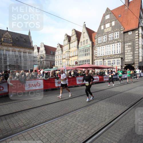 05.10.2025 - 20. swb-Marathon Bremen Yannick Fuchs http://msf.ph/oto/9307033 05.10.2025 10:55:15 Ziel 9176, 9318, 10003, 10034, 10326, 11140, 11317 meine-sportfotos.de