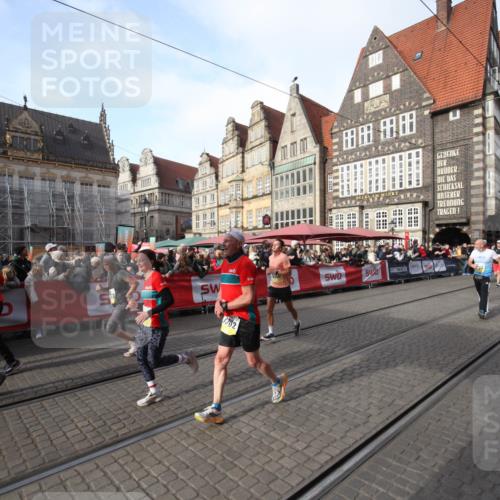 05.10.2025 - 20. swb-Marathon Bremen Yannick Fuchs http://msf.ph/oto/9307073 05.10.2025 10:55:27 Ziel 9350, 9514, 9654, 9722, 9902, 10256, 10260, 10970, 11115, 11380, 11431, 11702 meine-sportfotos.de