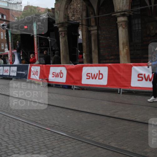 05.10.2025 - 20. swb-Marathon Bremen Yannick Fuchs http://msf.ph/oto/9307076 05.10.2025 12:01:53 Ziel  meine-sportfotos.de