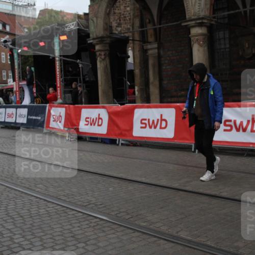 05.10.2025 - 20. swb-Marathon Bremen Yannick Fuchs http://msf.ph/oto/9307084 05.10.2025 12:01:54 Ziel  meine-sportfotos.de
