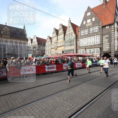 05.10.2025 - 20. swb-Marathon Bremen Yannick Fuchs http://msf.ph/oto/9307093 05.10.2025 10:55:35 Ziel 9856, 10111, 10262, 10745, 11025, 11197 meine-sportfotos.de