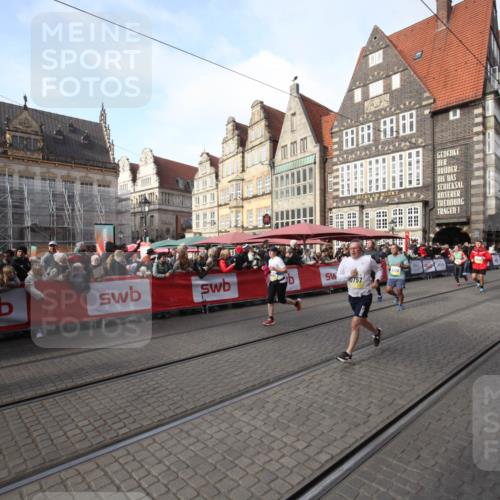 05.10.2025 - 20. swb-Marathon Bremen Yannick Fuchs http://msf.ph/oto/9307110 05.10.2025 10:55:40 Ziel 7165, 9195, 9492, 9720, 10107, 10195, 10262, 10475, 10755, 10757, 11588 meine-sportfotos.de