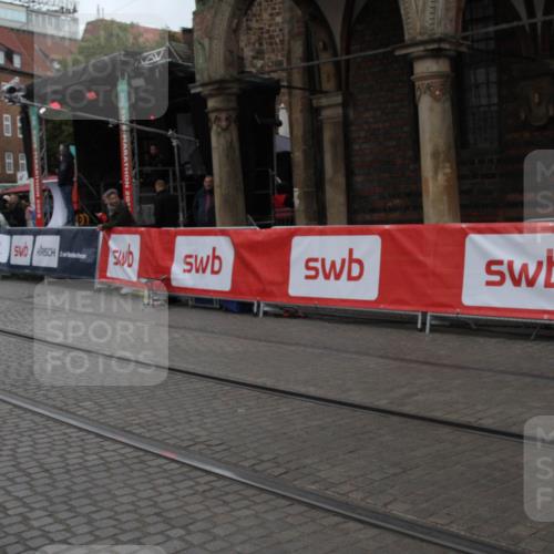 05.10.2025 - 20. swb-Marathon Bremen Yannick Fuchs http://msf.ph/oto/9307115 05.10.2025 12:02:01 Ziel  meine-sportfotos.de