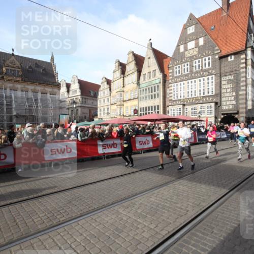 05.10.2025 - 20. swb-Marathon Bremen Yannick Fuchs http://msf.ph/oto/9307137 05.10.2025 10:55:50 Ziel 9521, 9621, 9882, 10253, 10287, 10323, 10385, 10653, 10800, 11249, 11624 meine-sportfotos.de