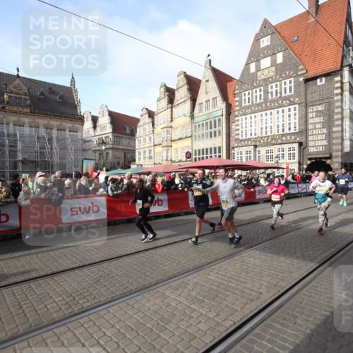 05.10.2025 - 20. swb-Marathon Bremen Yannick Fuchs http://msf.ph/oto/9307142 05.10.2025 10:55:50 Ziel 9521, 9621, 9882, 10253, 10287, 10323, 10385, 10653, 10800, 11249, 11624 meine-sportfotos.de