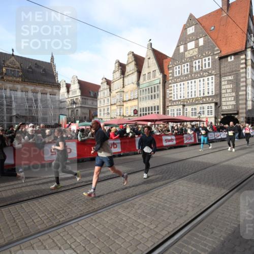 05.10.2025 - 20. swb-Marathon Bremen Yannick Fuchs http://msf.ph/oto/9307265 05.10.2025 10:56:28 Ziel 9424, 9783, 9932, 10028, 10191, 10387, 10424, 10546, 10590, 11662, 11723 meine-sportfotos.de