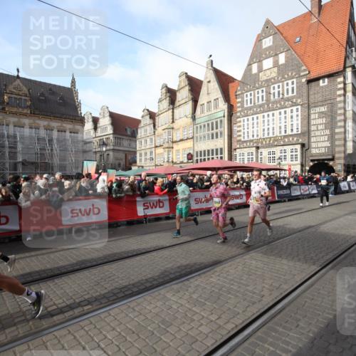 05.10.2025 - 20. swb-Marathon Bremen Yannick Fuchs http://msf.ph/oto/9307285 05.10.2025 10:56:36 Ziel 9547, 9790, 10005, 10042, 10648, 11100, 11253, 11260, 11571, 11691 meine-sportfotos.de