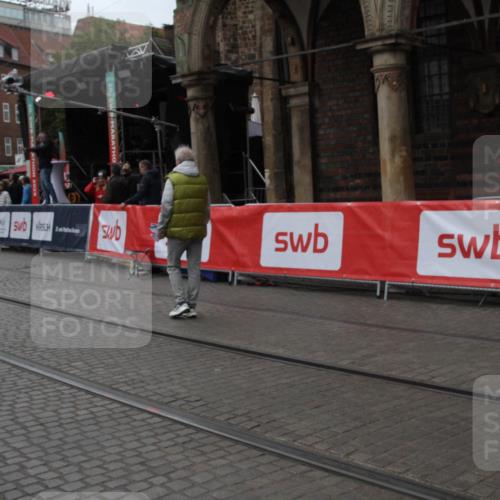 05.10.2025 - 20. swb-Marathon Bremen Yannick Fuchs http://msf.ph/oto/9307293 05.10.2025 12:03:08 Ziel  meine-sportfotos.de