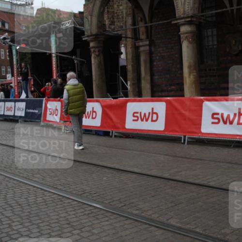 05.10.2025 - 20. swb-Marathon Bremen Yannick Fuchs http://msf.ph/oto/9307298 05.10.2025 12:03:09 Ziel  meine-sportfotos.de