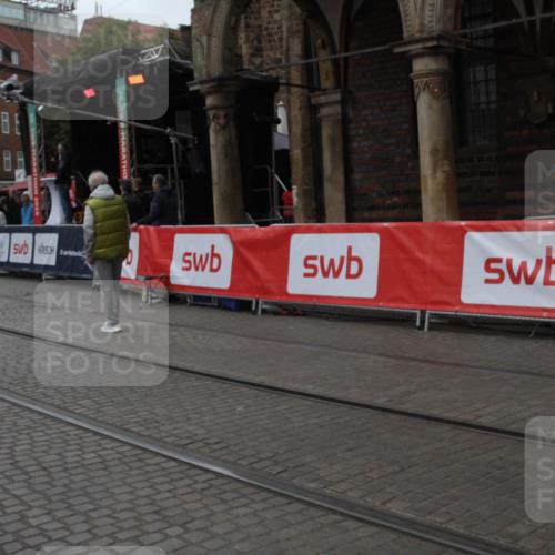 05.10.2025 - 20. swb-Marathon Bremen Yannick Fuchs http://msf.ph/oto/9307307 05.10.2025 12:03:11 Ziel  meine-sportfotos.de