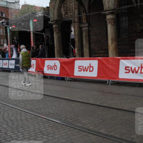 05.10.2025 - 20. swb-Marathon Bremen Yannick Fuchs http://msf.ph/oto/9307310 05.10.2025 12:03:11 Ziel  meine-sportfotos.de