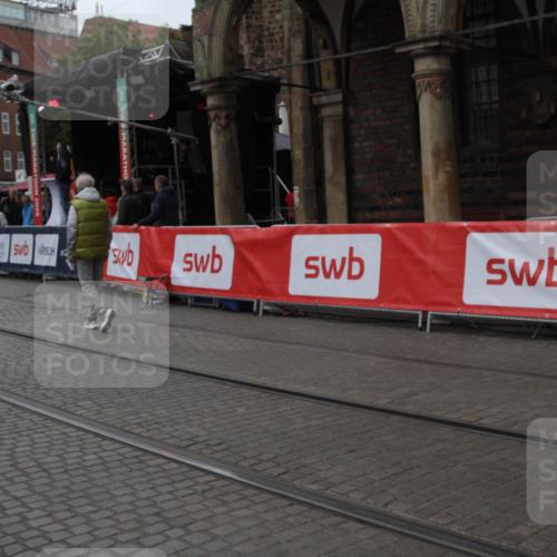 05.10.2025 - 20. swb-Marathon Bremen Yannick Fuchs http://msf.ph/oto/9307313 05.10.2025 12:03:11 Ziel  meine-sportfotos.de