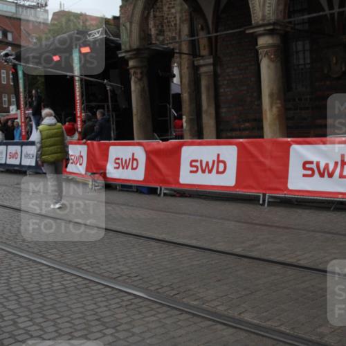 05.10.2025 - 20. swb-Marathon Bremen Yannick Fuchs http://msf.ph/oto/9307323 05.10.2025 12:03:12 Ziel  meine-sportfotos.de