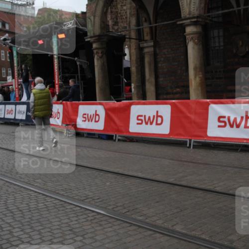 05.10.2025 - 20. swb-Marathon Bremen Yannick Fuchs http://msf.ph/oto/9307324 05.10.2025 12:03:13 Ziel  meine-sportfotos.de