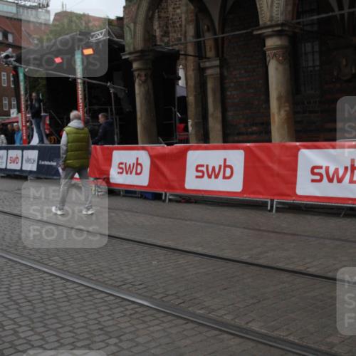 05.10.2025 - 20. swb-Marathon Bremen Yannick Fuchs http://msf.ph/oto/9307326 05.10.2025 12:03:13 Ziel  meine-sportfotos.de