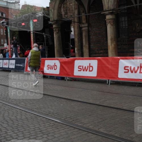 05.10.2025 - 20. swb-Marathon Bremen Yannick Fuchs http://msf.ph/oto/9307329 05.10.2025 12:03:14 Ziel  meine-sportfotos.de