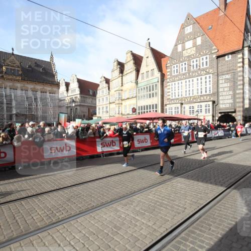 05.10.2025 - 20. swb-Marathon Bremen Yannick Fuchs http://msf.ph/oto/9307330 05.10.2025 10:56:51 Ziel 9188, 10145, 10845, 11426, 11675, 11734 meine-sportfotos.de