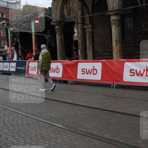 05.10.2025 - 20. swb-Marathon Bremen Yannick Fuchs http://msf.ph/oto/9307335 05.10.2025 12:03:15 Ziel  meine-sportfotos.de