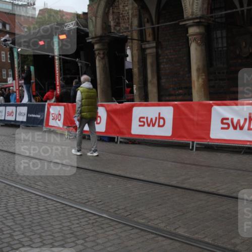 05.10.2025 - 20. swb-Marathon Bremen Yannick Fuchs http://msf.ph/oto/9307338 05.10.2025 12:03:15 Ziel  meine-sportfotos.de