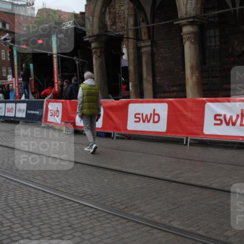 05.10.2025 - 20. swb-Marathon Bremen Yannick Fuchs http://msf.ph/oto/9307341 05.10.2025 12:03:16 Ziel  meine-sportfotos.de
