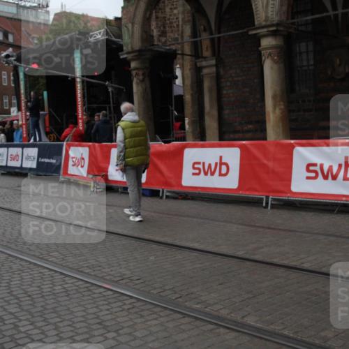 05.10.2025 - 20. swb-Marathon Bremen Yannick Fuchs http://msf.ph/oto/9307344 05.10.2025 12:03:16 Ziel  meine-sportfotos.de