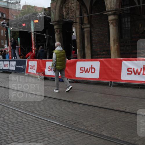 05.10.2025 - 20. swb-Marathon Bremen Yannick Fuchs http://msf.ph/oto/9307345 05.10.2025 12:03:17 Ziel  meine-sportfotos.de