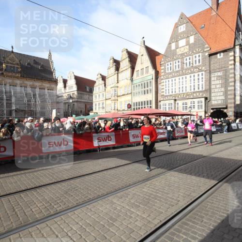 05.10.2025 - 20. swb-Marathon Bremen Yannick Fuchs http://msf.ph/oto/9307347 05.10.2025 10:56:58 Ziel 9669, 10105, 10397, 10924, 11274 meine-sportfotos.de