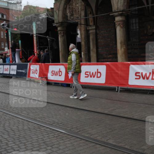 05.10.2025 - 20. swb-Marathon Bremen Yannick Fuchs http://msf.ph/oto/9307354 05.10.2025 12:03:18 Ziel  meine-sportfotos.de