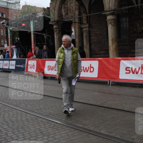 05.10.2025 - 20. swb-Marathon Bremen Yannick Fuchs http://msf.ph/oto/9307390 05.10.2025 12:03:23 Ziel  meine-sportfotos.de